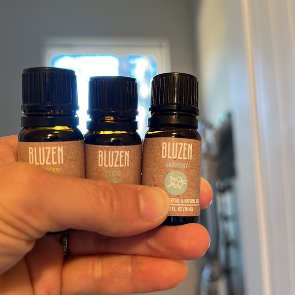 Essential oils - Picture 2 of 2